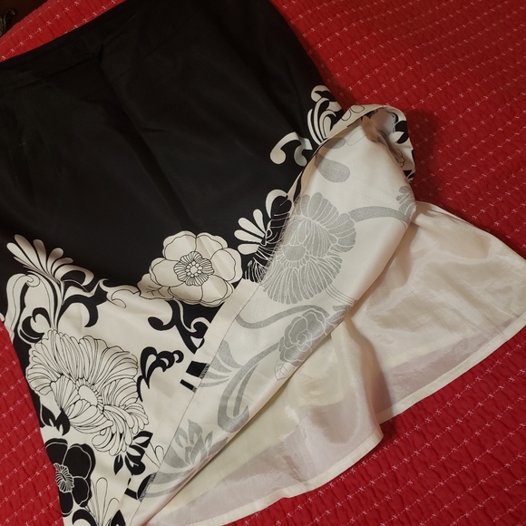 Skirt - Picture 4 of 5